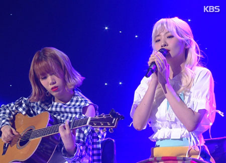 Indie duo Bolbbalgan4 returns with new EP